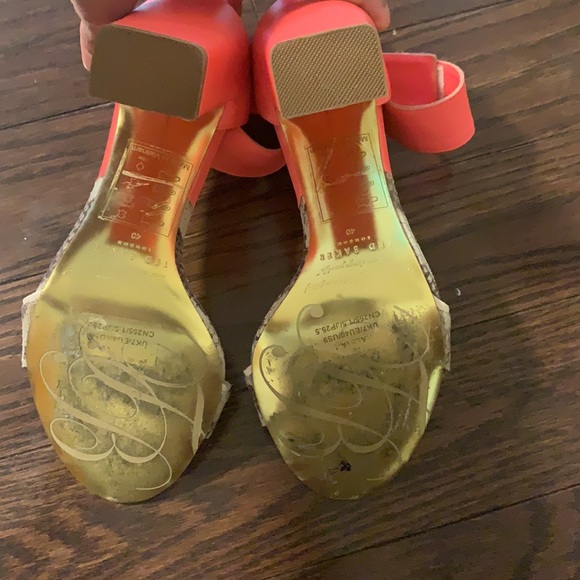 Ted Baker Sandals in snakeskin & neon pink sz 40/9 - Picture 7 of 7